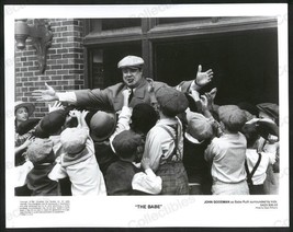 The BABE-8X10 B&amp;W PHOTO-JOHN Goodman Surrounded By Kids Fn - £16.14 GBP