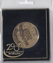 2000 Walt Disney World Commemorative Coin Rare Magic Kingdom Vintage #2 - £34.48 GBP