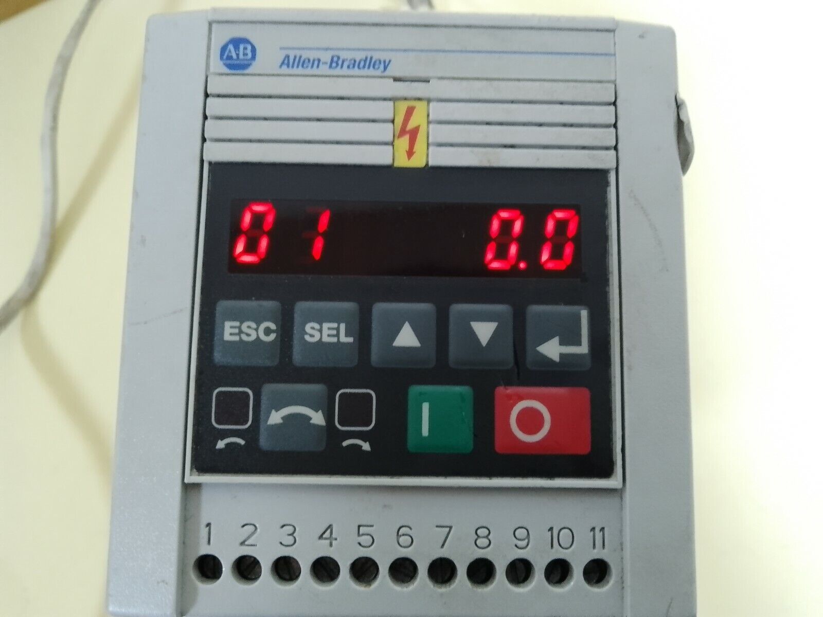 Allen-Bradley 160-AA02NPS1 Ser C 0.32 kW/0.5 HP 0-240 Hz FRN:7.06 Variab... - $98.60
