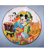 7 Disney Christmas Plates-1991 to 1997-8 1/2 inches-Good Condition - £74.24 GBP