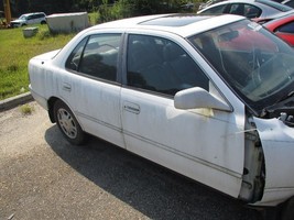 1992 1996 Toyota Camry LE OEM Left Door Vent Glass Blue Tint  - $578.02 MXN