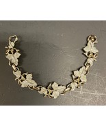 Sarah Coventry Signed Grape Leaf Hinged Clasp Vintage Bracelet  - $627.22 MXN