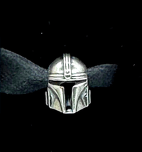 Disney Parks Star Wars The Mandalorian Helmet Charm Exclusive NIB 2023 - £13.60 GBP