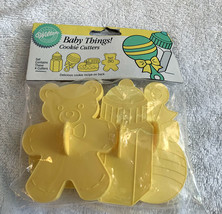 New Wilton Baby Things Plastic Cookie Cutters Bottle Rattle Bootie Bear  - £19.74 GBP