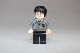 LEGO Minifigure Harry Potter Gryffindor Stripe and Shield Torso hp094 - £1.54 GBP