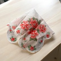 Vintage 1940&#39;s Red Floral Iris Blossom Print Hankie Handkerchief - $243.53 MXN