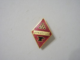 ARMY REPLACEMENT TRAINING CENTER  DUI CREST PIN BACK VINTAGE KY22-2-E3 - $15.00