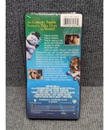 Cats &amp; Dogs promo t-shirt brand new sealed VHS 2000 - RARE - $29.65
