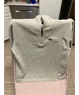 Gap Fleece Pull-Over Gray Size Medium - $15.17