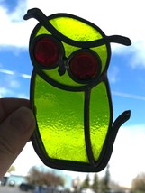 Stained Glass Style Derpy Owl Sun Catcher Paperweight Home Decor - £15.85 GBP