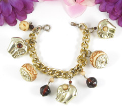 Elephant Charms Bracelet Vintage Goldtone Tan Big Brown Beads Lightweight - £16.34 GBP