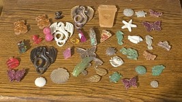 42 PC Jewelry Making LOT Bears Dragons Fish Bottles Pizza Resin Craft Ch... - €21,32 EUR