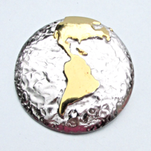 Signed ESSEX Museum Vintage AMERICA Globe World Large Map Brooch Pin - $12.82
