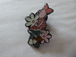 Disney Trading Pins 163133 Winnie The Pooh Flower Mushroom - Piglet - $18.56