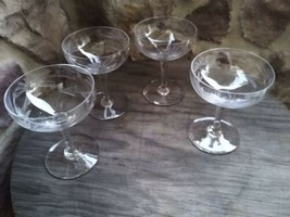 Set of 4 Etched DAISY or SUNFLOWER Champagne Sherbet Stems Glasses 4-1/2... - £13.50 GBP