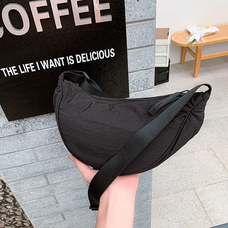 Large Capacity Nylon Messenger Bag Women&#39;S New Trendy Dumpling Bags Lightweight  - £14.99 GBP