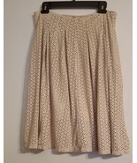 Nine West Beige Lasercut A Line Skirt Knee Length Flowy Size 4 - $238.64 MXN