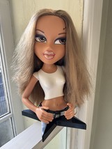 Bratz Yasmine Styling Head With Star Base 2002 MGA Moving hands TAngled ... - $55.00