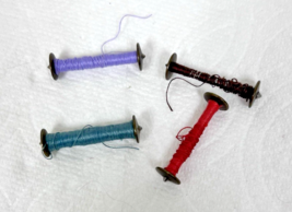 4 Vintage Metal Sewing Machine Bobbins All In Great Shape no Damage Bar ... - $12.38
