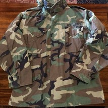 US Army Jacket Cold Weather Field Mens Medium Regular BDUs Woodland Camo Hooded - £43.52 GBP