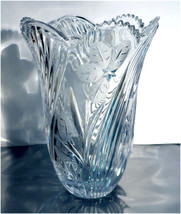 24% Lead Crystal Large Bouquet Etched Flowers 10 inch Vase - £27.23 GBP