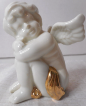 White Ceramic Angel Cherub Sitting Dreaming Gold Color Loin Ribbon 4&quot;T - £15.50 GBP