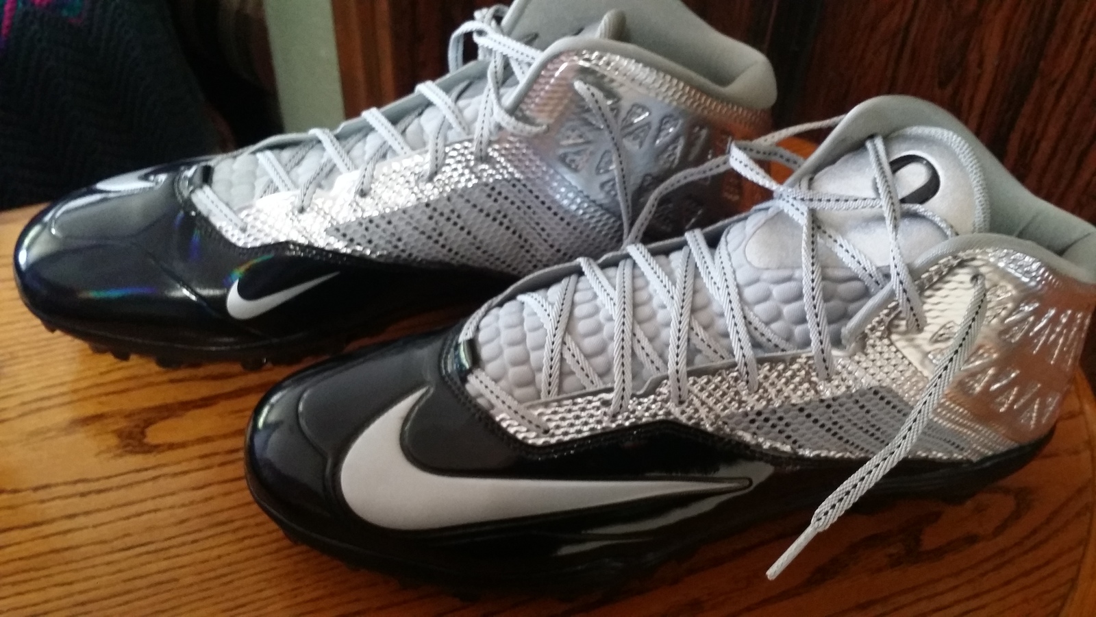 Zoom Code Elite 3/4 Oregon Ducks (Metallic Silver/Black) (01B/01B-00A) F... - $50.00