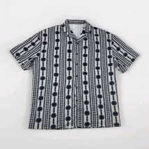 Manfinity Shirt Mens L Black White Short Sleeve Vine Pattern Floral Casual  - $19.79