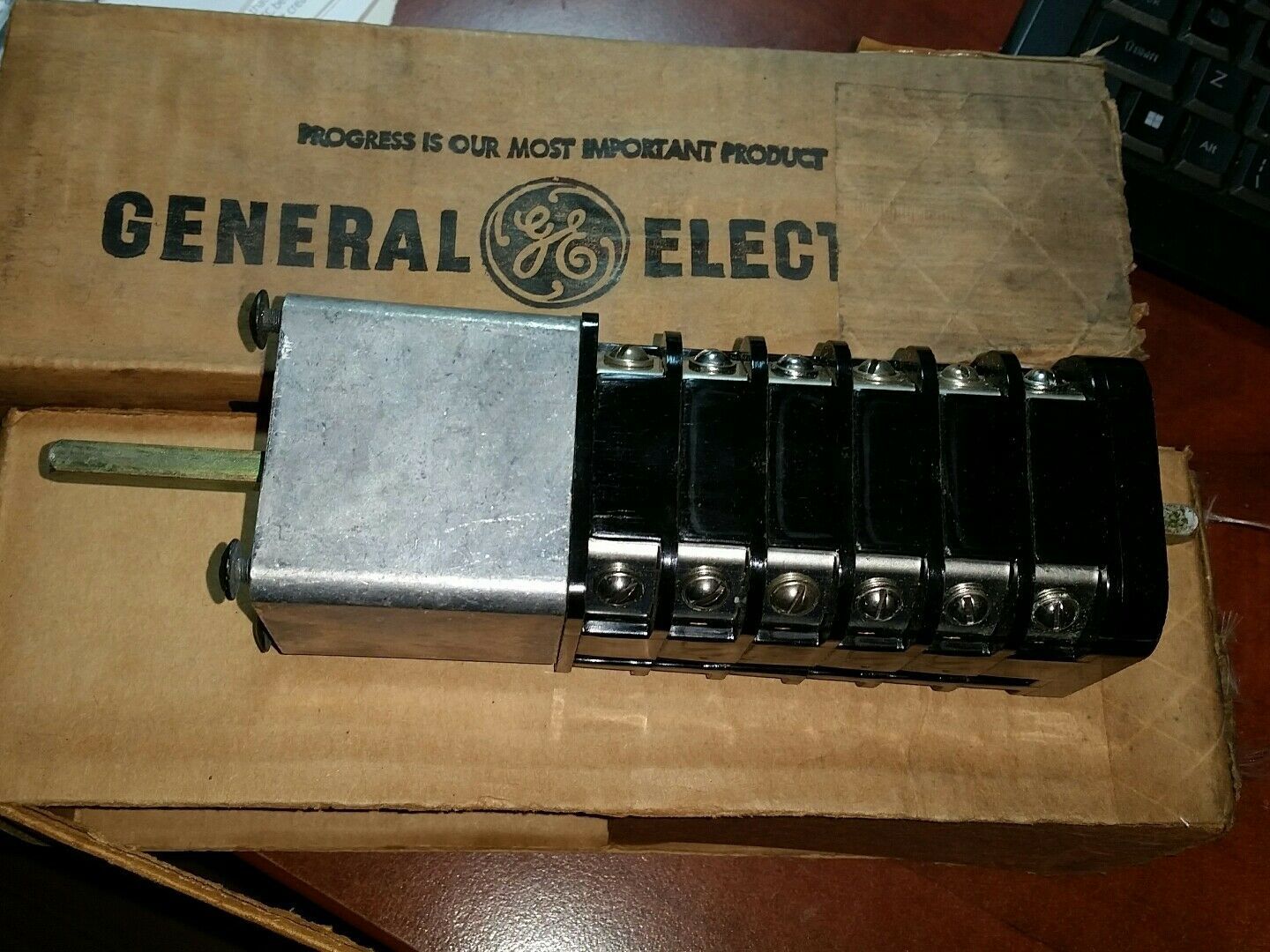 10AR414 General Electric Type SMB Control Switch - $37.74