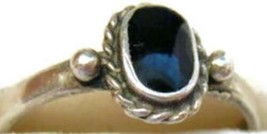 Vintage Women Ring Inlaid Black Onyx Sterling Silver Patina 2.21g SZ 6 1/2 - £38.76 GBP
