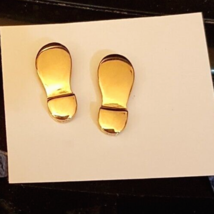 Avon Spirited Steps Scatter Pin VTG Tie Tack Back Gold Plated Foot Print Shoes - £11.82 GBP