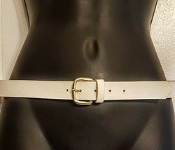 Fashion Belt size 10 Textured White Faux Leather 1 wide Gold Tone Buckle - $11.88