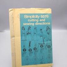 Vintage Sewing PATTERN Simplicity 9576, Misses 1971 Dress with Front Wrap Skirt - $12.60