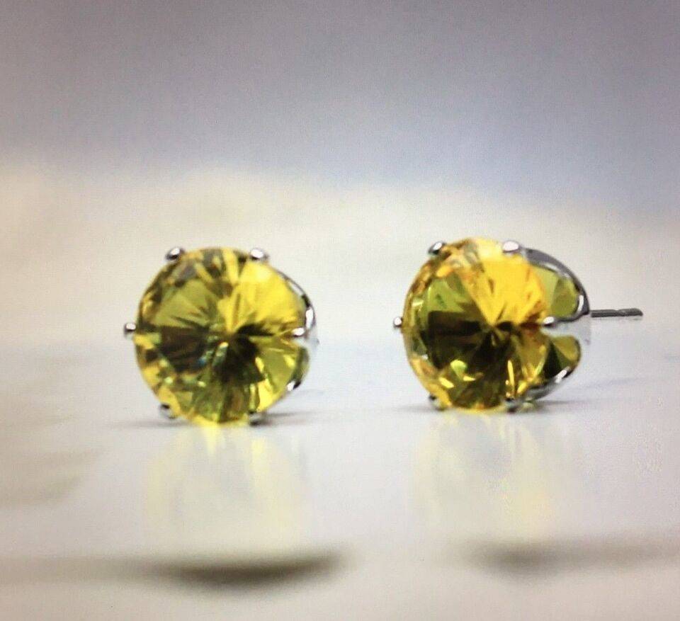 Champagne Austrian crystal women's earrings  gold plated  stud earrings 8mm