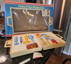 Vintage 1977 Fisher Price Medical Kit #936 Doctor Nurse Kit In DAMAGED BOX - $149.95