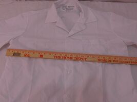 Mens White Large Medical Assistant Polyester Blend Button Front Smock Shirt - $11.39