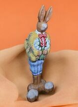 Dept 56 Easter Bunny Rabbit Floral Jacket Big Feet Hinged Tilts 15 3/4 in H - $561.14 MXN