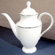 Lenox Grand Central White Coffee Pot Classics Platinum/Gold Trim 48 oz. New - $1,711.38 MXN