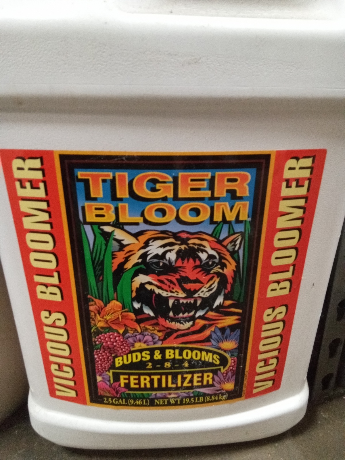 Primary image for Tiger Bloom Bud and Bloom 2-8-4 Fertilizer 2.5 gallon 662kb