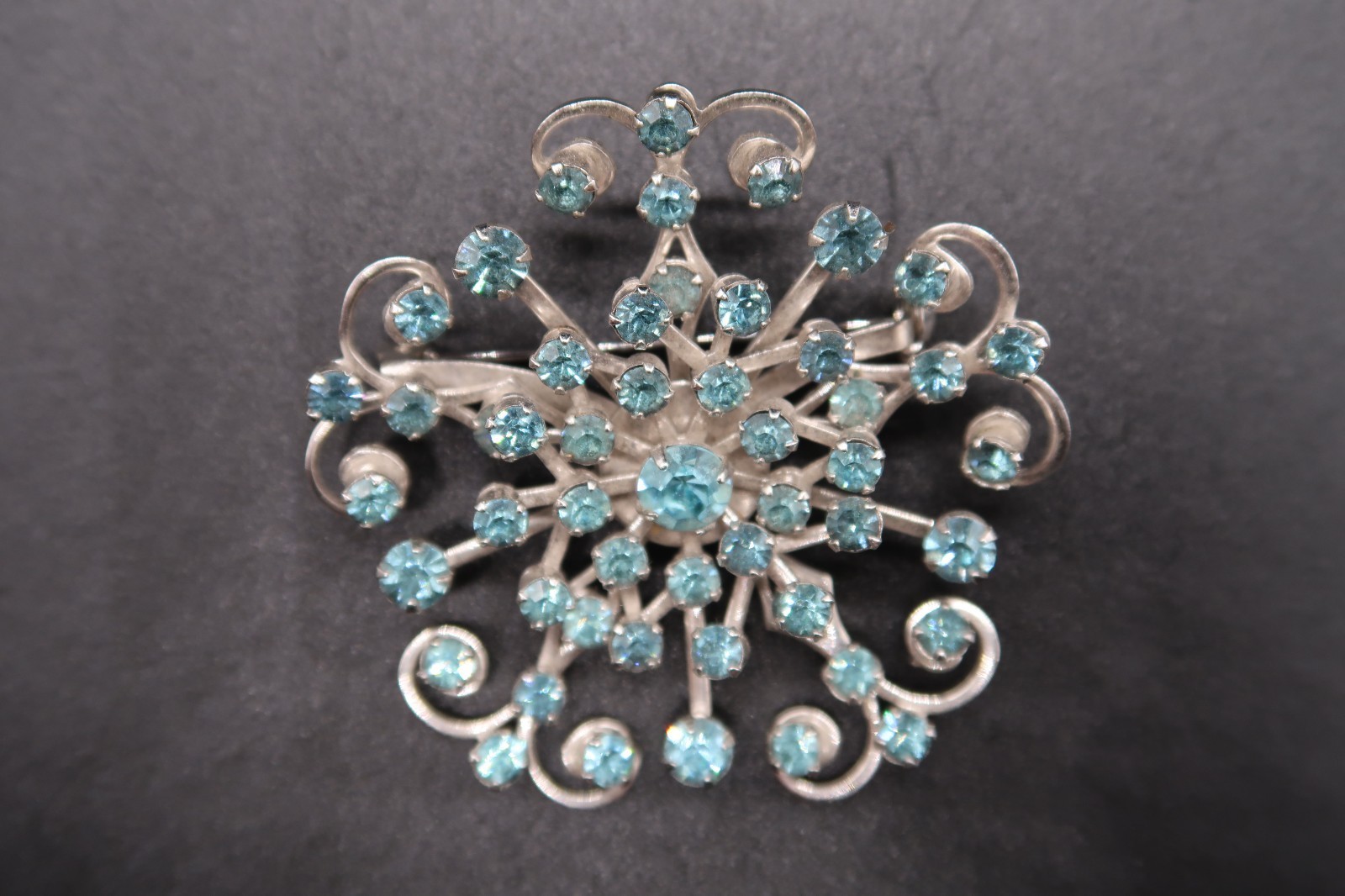 Vtg Aqua Blue Prong Set Rhinestone Brooch Starburst Snowflake Brooch Silver Tone Item image 11