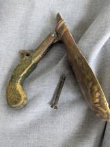 Flint Lock Pistol Gun Powder Flask Cast Brass Door Knocker Banger - $786.70 MXN