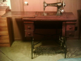 Antique/Vtg Domestic Vibrator Treadle Sewing Machine w/Attachments Oak C... - $1,300.00