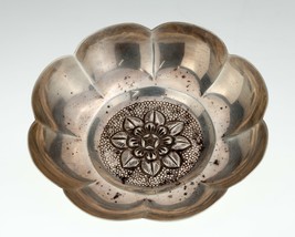 Heather Sterling Argent Vintage Fleur Repousse Candy Plat Bon - $29,362.07 MXN