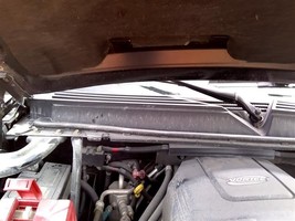 SUBURBN15 2007 Cowl Vent Panel 1037437341 - $145.04