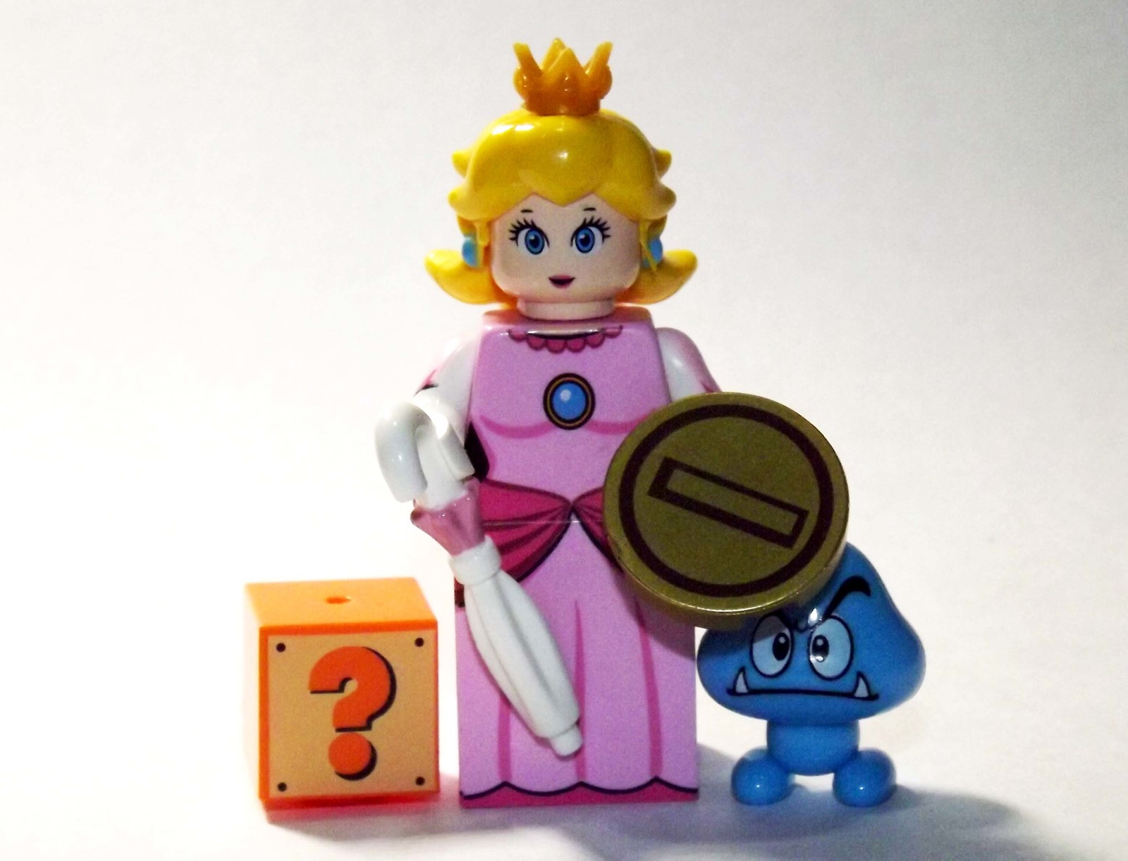Princess Peach Deluxe The Super Mario Bros. Movie Minifigure Custome