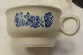 Vintage Pfaltzgraff Stoneware Yorktowne Blue Floral 4&quot; Flat 8 Oz Cup USA... - $239.60 MXN