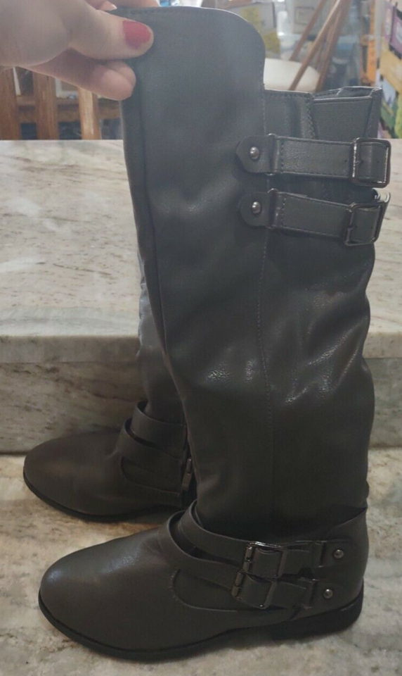 Womens Winter Snow Boots Grey Size 5-Brand New-SHIPS N 24 HOURS - $49.38