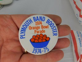 Vintage 1974-75 College Orange Bowl Parade Plymouth Band Booster Pin dr70 - $8.50