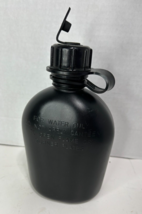US Army 1-Quart Plastic Water Canteen, Black w/ Drinking Tube Accessible Cap Lid - £14.13 GBP