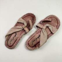 Free People Bailey Thong Flat Sandal Size 37 US 6.5 Distressed Pink Shoes - £22.40 GBP